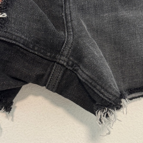 Lee Relaxed Fit High Rise Heritage Black Raw Hem Jean Shorts Size 6 - Picture 7 of 14